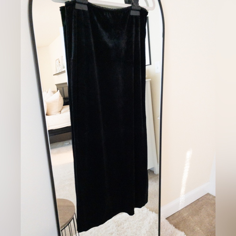 Maxi velvet skirt size M
